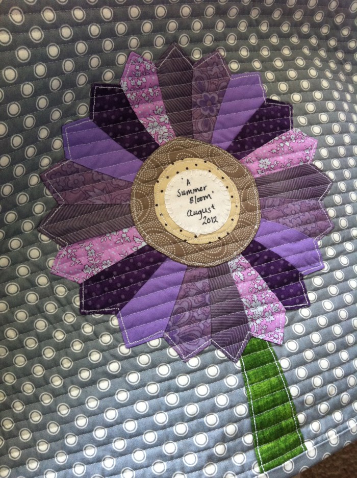 A Summer Bloom's Quilt Label (2012)